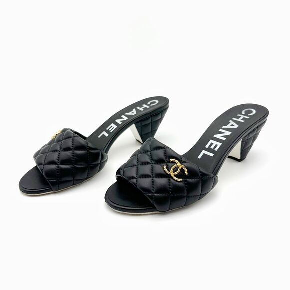 CHANEL 2022 Black Quilted Leather Slide Heels Size 38.5 Interlocking CC Mules - Picture 14 of 14